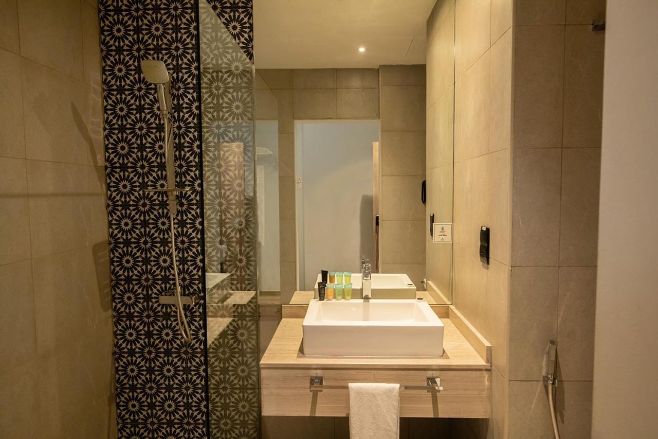Kingsgate Al Jaddaf Hotel By Millennium Dubai Quarto foto